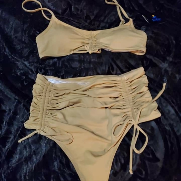 Bathing suit - Picture 2 of 3